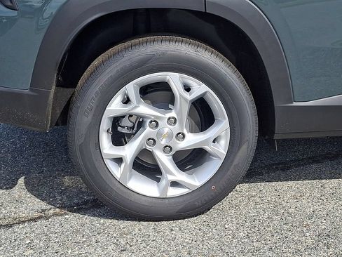 New 2026 Chevrolet Trax LS w/ LS Convenience Package FWD image 5