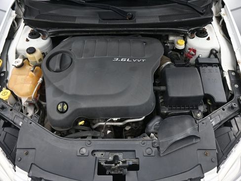 Used 2014 Chrysler 200 Touring image 22