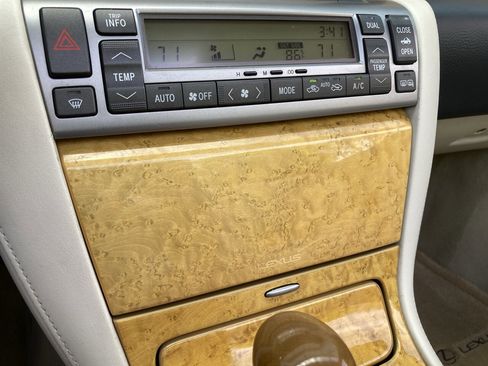 Used 2003 Lexus SC 430 Convertible image 24