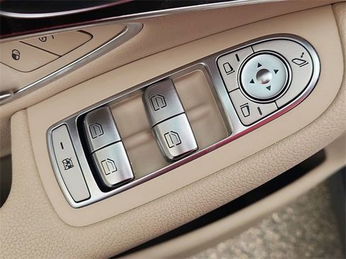 Used 2017 Mercedes-Benz GLC 300 image 23