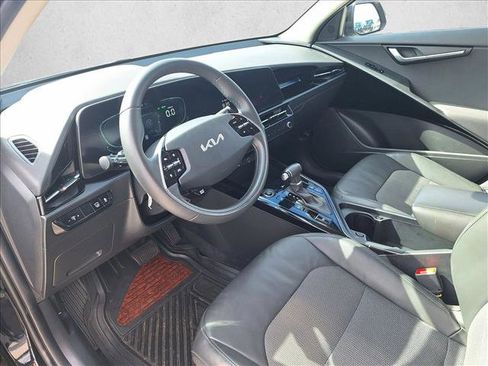 Used 2024 Kia Niro EX FWD image 9