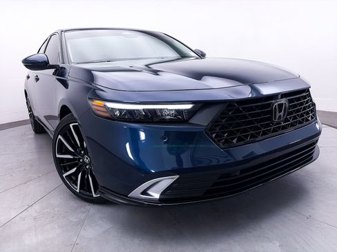 Used 2026 Honda Accord Touring image 3