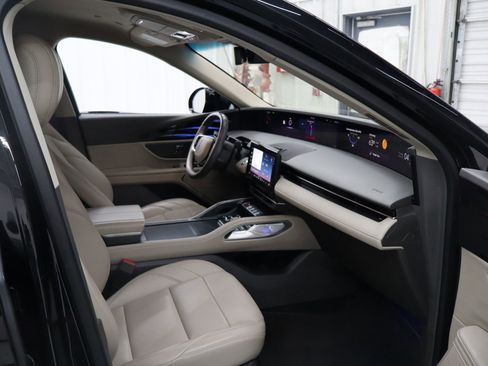 Used 2024 Lincoln Nautilus Premier image 27