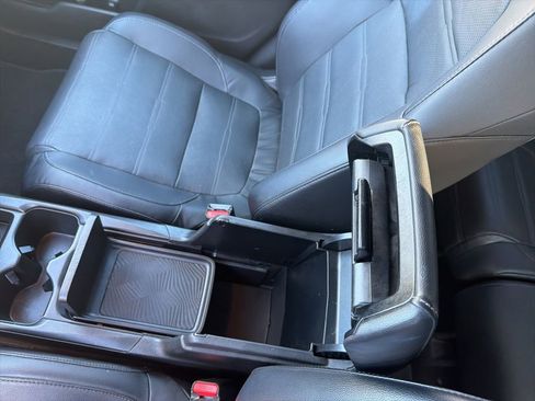 Used 2019 Honda CR-V Touring image 15