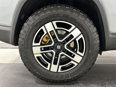 Used 2023 Rivian R1S Adventure AWD/4WD image 12