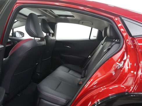 Used 2026 Toyota Prius Plug-In Hybrid image 18