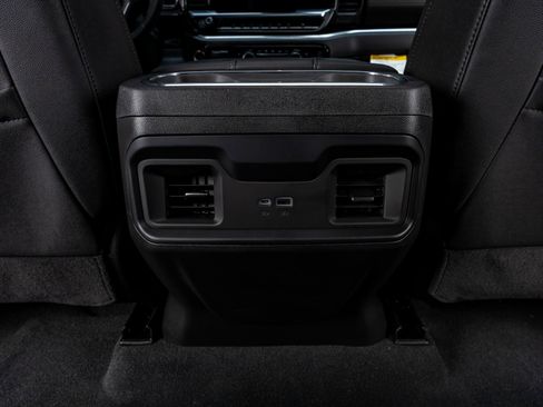 Used 2025 Chevrolet Silverado 1500 LT Trail Boss w/ LT Trail Boss Premium Package AWD/4WD image 33