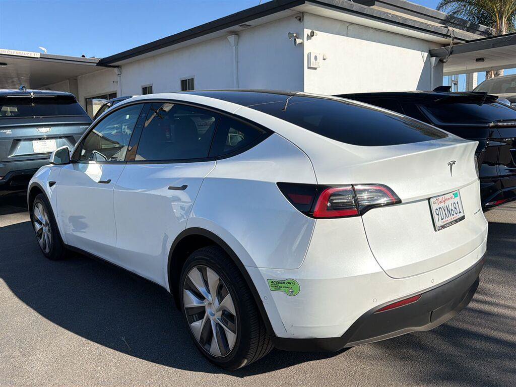 Used 2022 Tesla Model Y Long Range AWD/4WD image 5