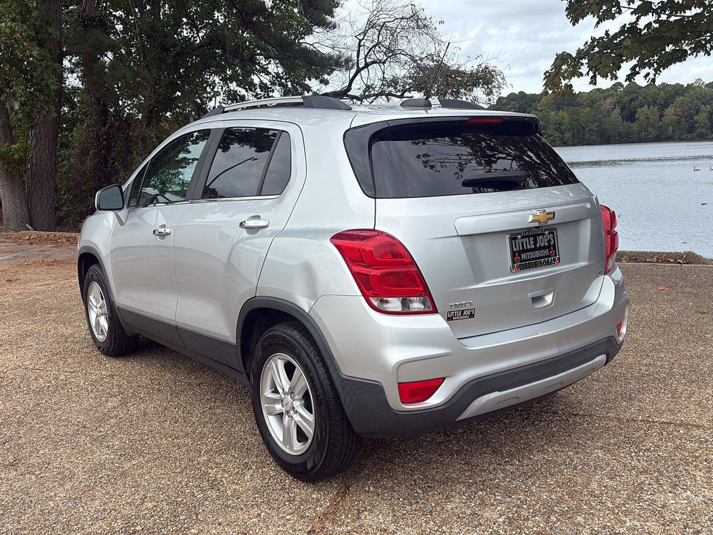 Used 2018 Chevrolet Trax LT w/ LT Convenience Package FWD image 8