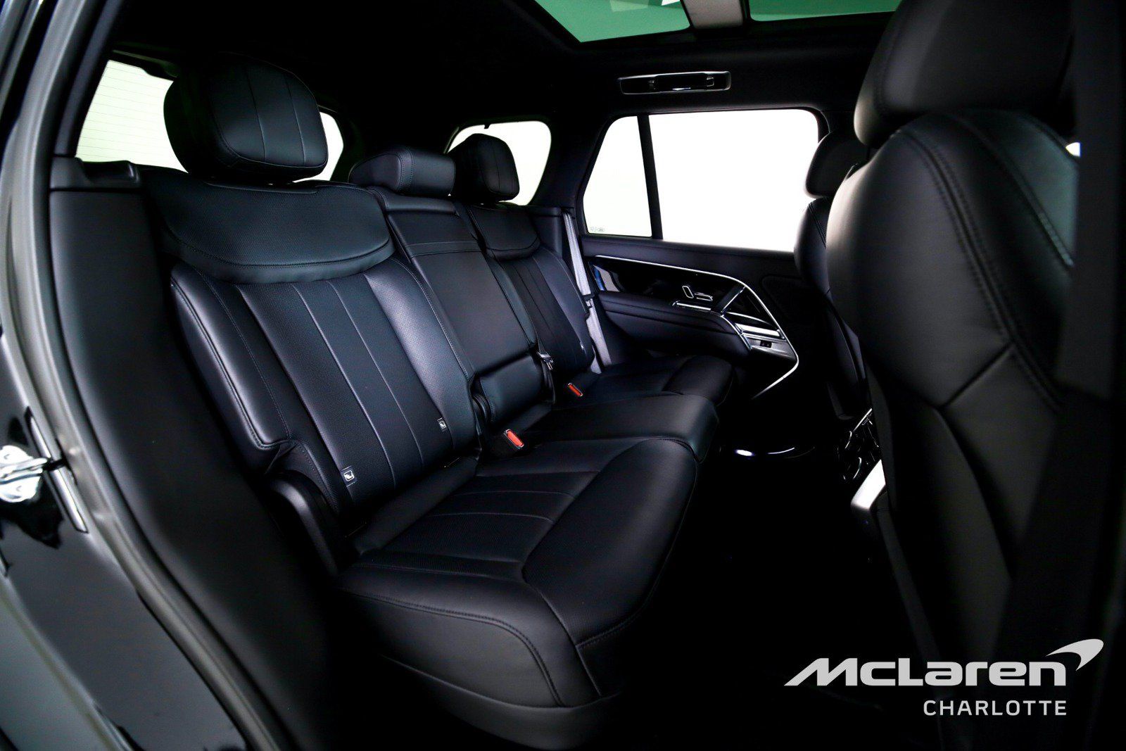 Used 2024 Land Rover Range Rover SE AWD/4WD image 25