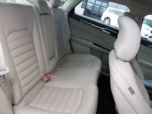 Used 2019 Ford Fusion SEL FWD image 24