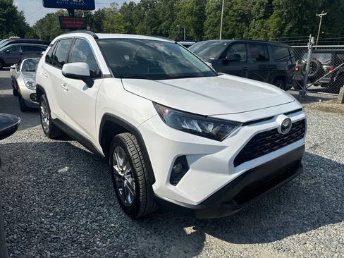Used 2019 Toyota RAV4 XLE Premium FWD image 2