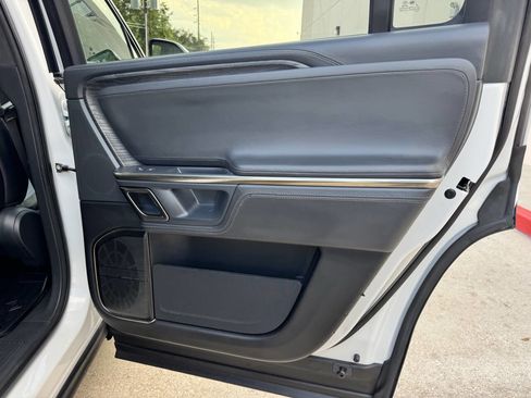 Used 2022 Rivian R1S Launch Edition image 21