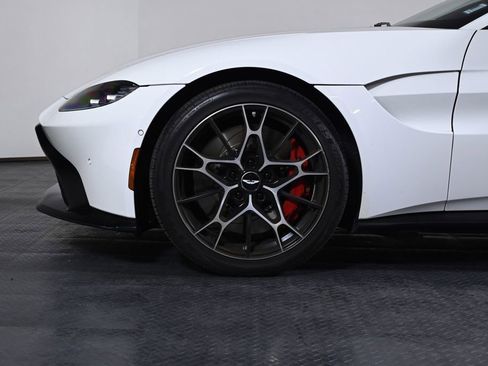 Used 2022 Aston Martin V8 Vantage Coupe RWD image 26