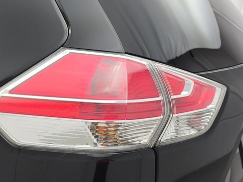 Used 2016 Nissan Rogue SV w/ SV Premium Package AWD/4WD image 34