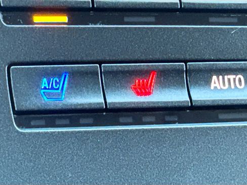 Used 2017 Lincoln MKX Reserve image 21