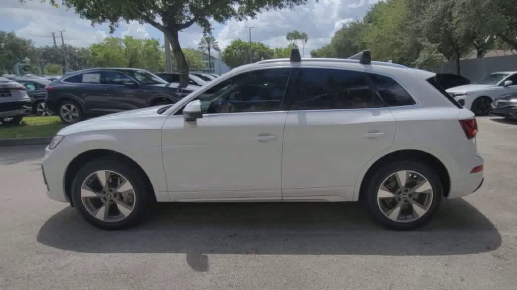 Certified 2023 Audi Q5 2.0T Premium w/ Convenience Package AWD/4WD image 5