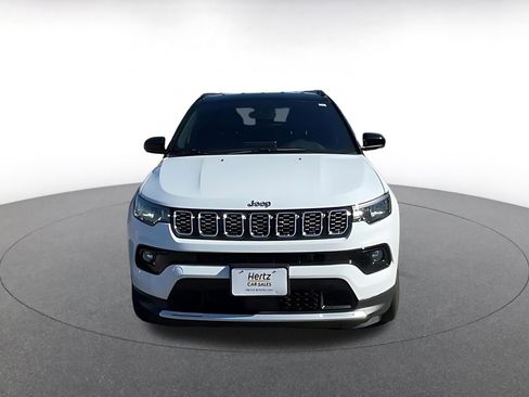 Used 2025 Jeep Compass Limited image 4