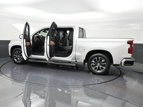 Used 2020 Chevrolet Silverado 1500 High Country w/ Technology Package image 34