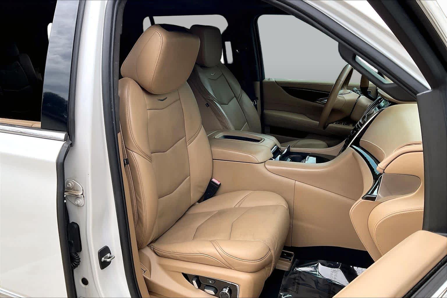 Used 2019 Cadillac Escalade Platinum RWD image 8