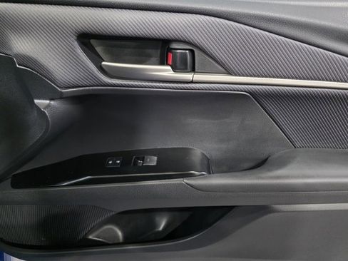 Used 2025 Toyota Camry SE image 13