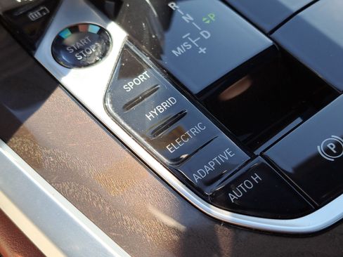 Used 2022 BMW X5 xDrive45e w/ M Sport Package image 20