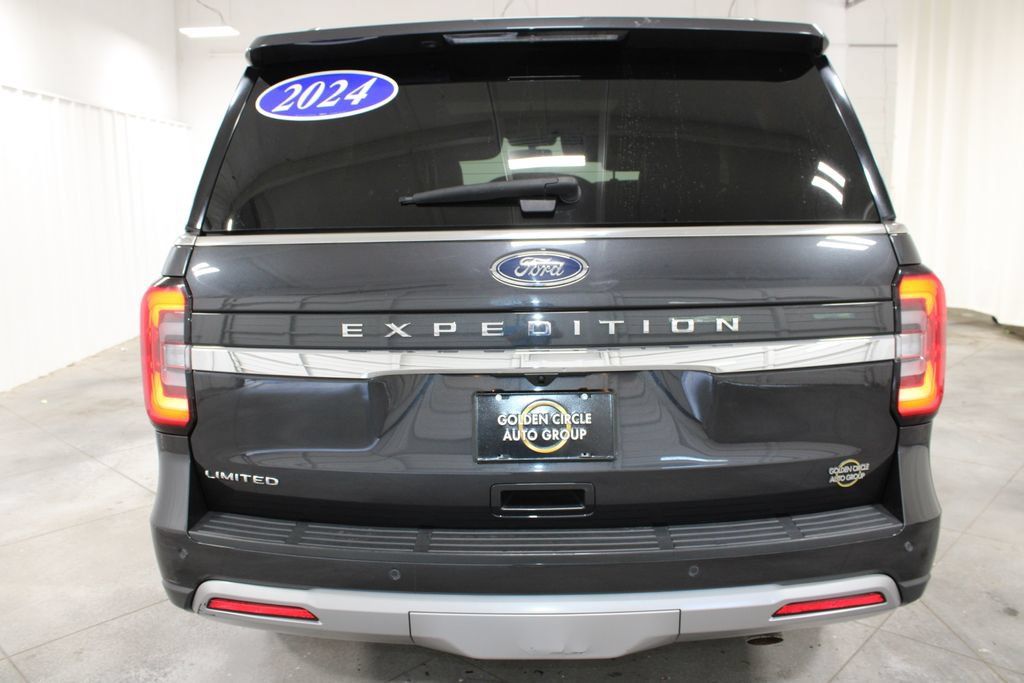 Used 2024 Ford Expedition Limited AWD/4WD image 8
