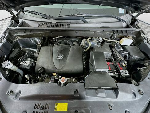 Used 2019 Toyota Highlander XLE image 37