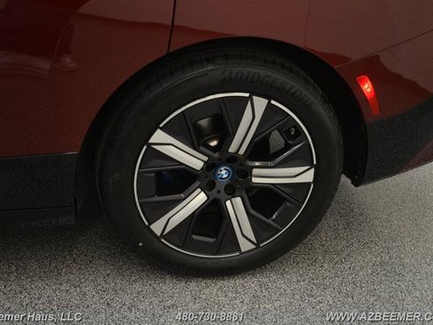 Used 2023 BMW iX xDrive50 w/ Premium Package AWD/4WD image 45