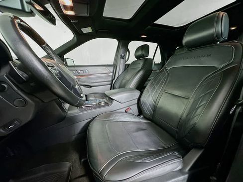 Certified 2017 Ford Explorer Platinum image 12