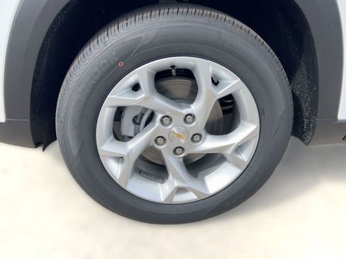 New 2026 Chevrolet Trax LS w/ LS Convenience Package FWD image 11