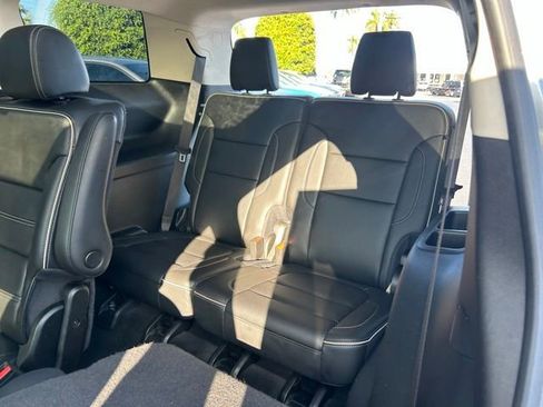 Used 2023 GMC Acadia Denali w/ Denali Ultimate Package FWD image 16