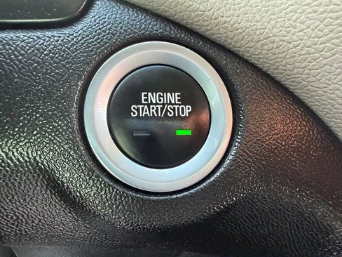 Used 2019 Chevrolet Equinox LS w/ LS Convenience Package AWD/4WD image 28