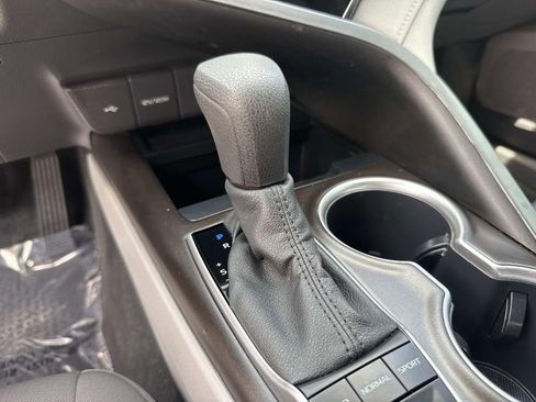 Used 2022 Toyota Camry LE FWD image 33