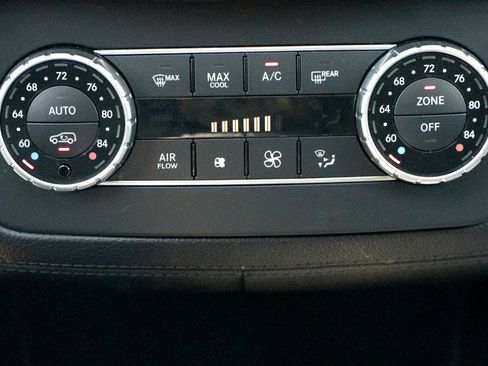 Used 2018 Mercedes-Benz GLE 43 AMG 4MATIC w/ Night Package image 37