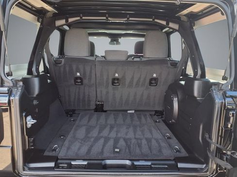 Used 2024 Jeep Wrangler Unlimited Sport AWD/4WD image 14
