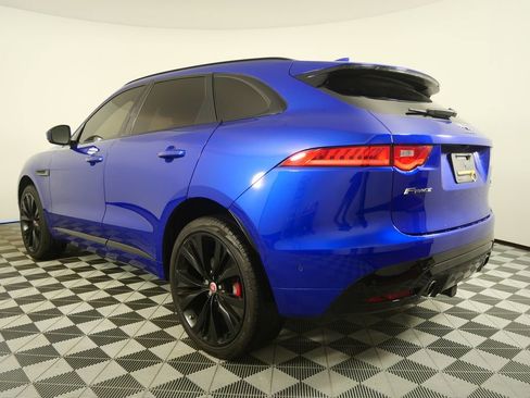 Used 2019 Jaguar F-PACE S image 5