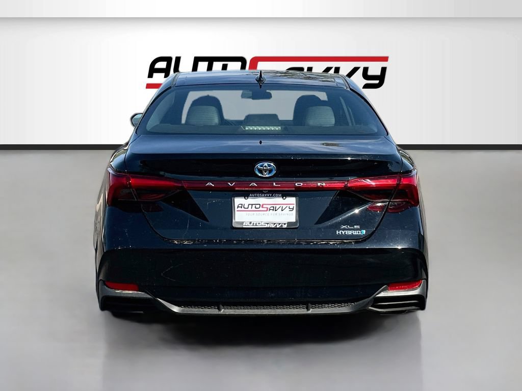 Used 2020 Toyota Avalon XLE w/ Moonroof Package FWD image 6