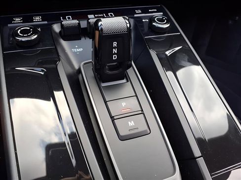 Used 2025 Porsche 911 Carrera image 17