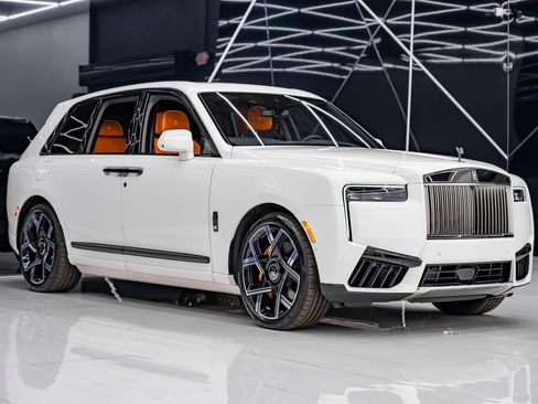 Used 2025 Rolls-Royce Cullinan Black Badge AWD/4WD image 1