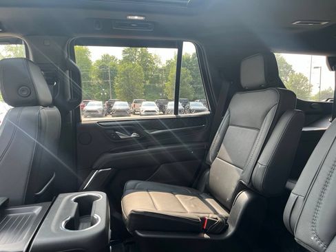 Used 2023 GMC Yukon Denali AWD/4WD image 22