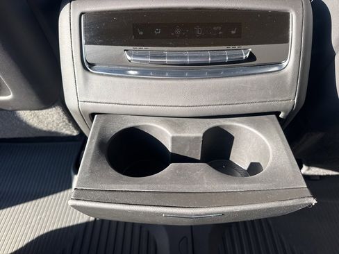 Used 2023 Cadillac Escalade ESV Premium Luxury image 36