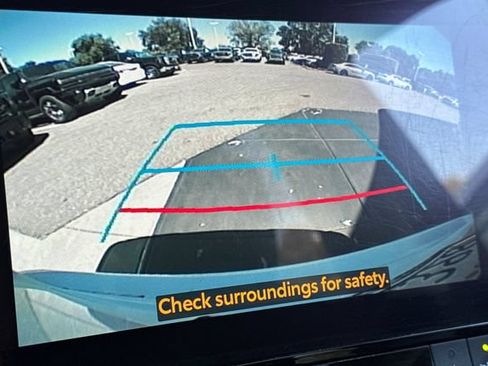 Used 2023 Toyota Highlander XLE FWD image 28