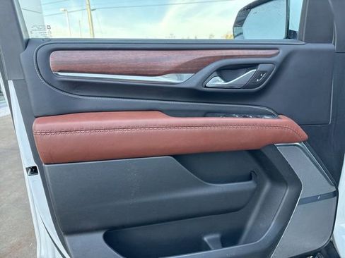 Used 2024 GMC Yukon XL Denali Ultimate image 12