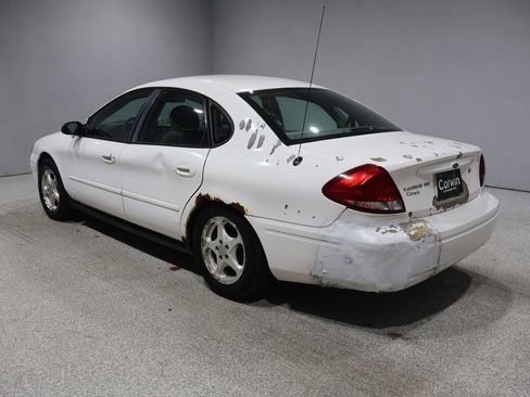 Used 2005 Ford Taurus SE image 11