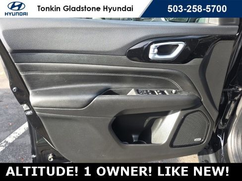 Used 2023 Jeep Compass Altitude w/ Sun and Sound Group image 8