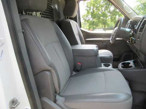 Used 2020 Nissan NV 2500 SV RWD image 37