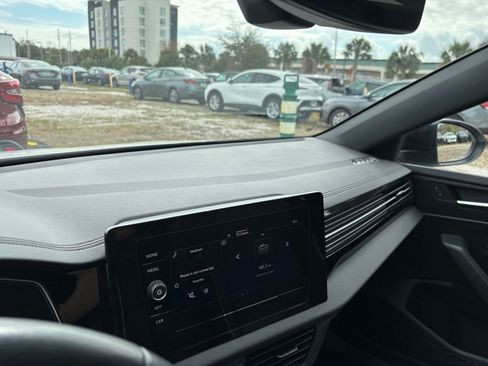 Used 2025 Volkswagen Jetta Sport image 21