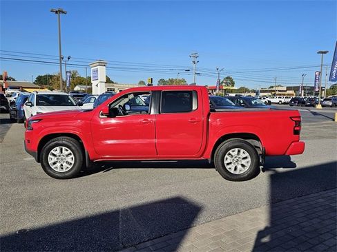 Used 2022 Nissan Frontier SV image 4