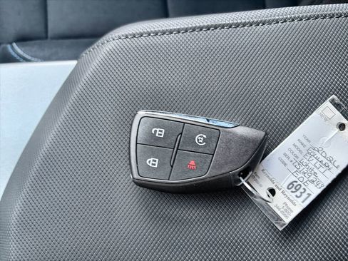 New 2026 Chevrolet Equinox EV LT image 17